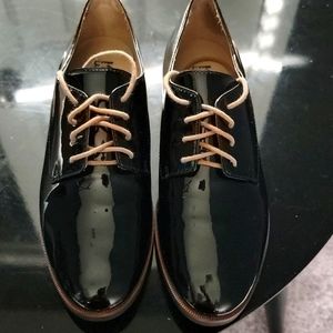 Karl Lagerfeld Black polished Patent Leather Oxfords 7M